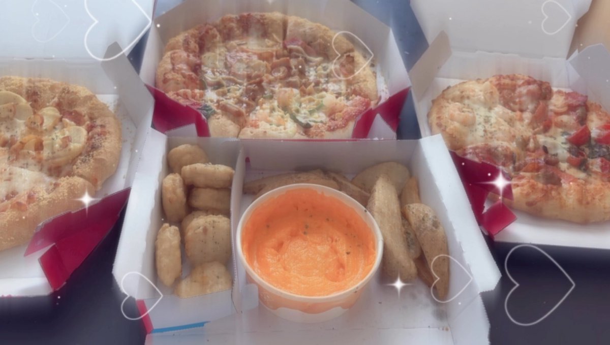 2人で、3枚ならいけるよ！って調子乗って頼んだら、半分も食べれませんでした
明日もピザぱーてぃー🤙🏻
 #ごはん記録   #ドミノ・ピザ