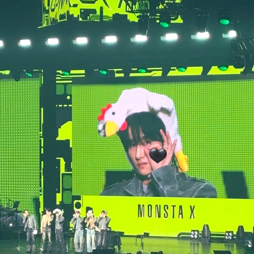 🐈‍⬛🩶 tweet media