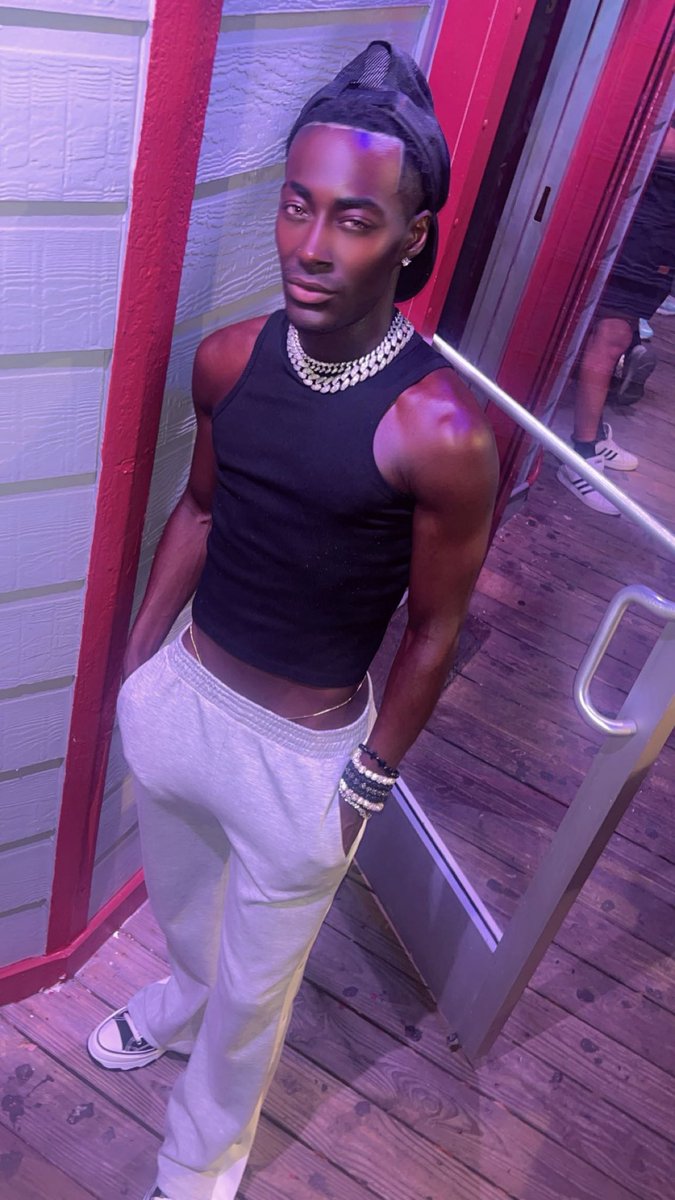 TjJuniorz's tweet photo. ISSA Lifestyle🖤✨💪🏾💯
#ImHIM #CountryBoy #OneLove #QuickStepOut #HoustonNight #Tongiht #BigDon #YouSeeIt #Gay #X #Insta #NuffSaid #GraySweats #YouKnw https://t.co/yw1OQlUyuD