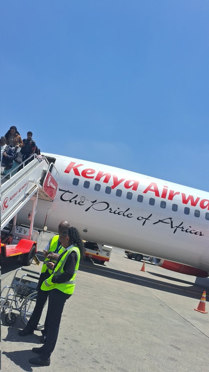 imranSa11984161's tweet photo. NAIROBI,KENYA 🇰🇪 : KARIBU : The City of vibrant colours and the people the moment yoy land to the City of Vibes. Arrived safe and sound. Its time to practise Swahili Language! #Karibu #Welcome #TravelVlog #SwahiliLanguage #VibrantColours #Africa #NairobiCity #Kenya🇰🇪 https://t.co/merhxl22v3