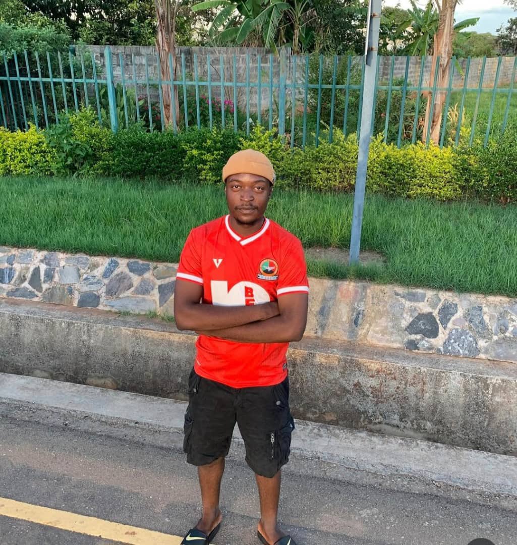 ChishimbaMoses's tweet photo. Missing Person Alert. 
Name: Michael Maluti
Age: 21 years old 

My Nephew Michael is missing, he was last seen Thursday in Kitwe at Unza Kitwe Campus, wearing a red Red Arrows Football Jersey, and Brown Cargo pants. Please share and call me on 0979210600 for any assistance. https://t.co/BKGNob83Xy