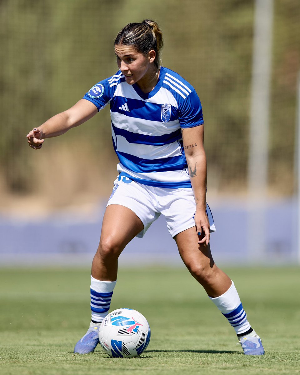 🫡 A la orden, 𝐌𝐚𝐧𝐨𝐥𝐲

🤩 Estreno de la nueva jugadora nazarí

#LigaFMoeve | <a href="/GranadaCF_Fem/">Granada CF Femenino</a>
