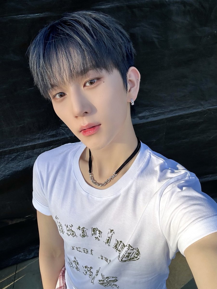 by_EPEX's tweet photo. 더운 날씨 응원해 줘서 고마워용❤️😍😘

#EPEX #이펙��� #BAEKSEUNG #백승 #백전백승 https://t.co/XmcKUePIVz