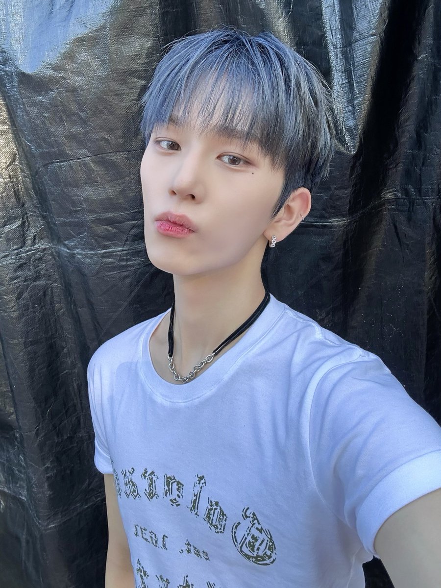 by_EPEX's tweet photo. 더운 날씨 응원해 줘서 고마워용❤️😍😘

#EPEX #이펙��� #BAEKSEUNG #백승 #백전백승 https://t.co/XmcKUePIVz