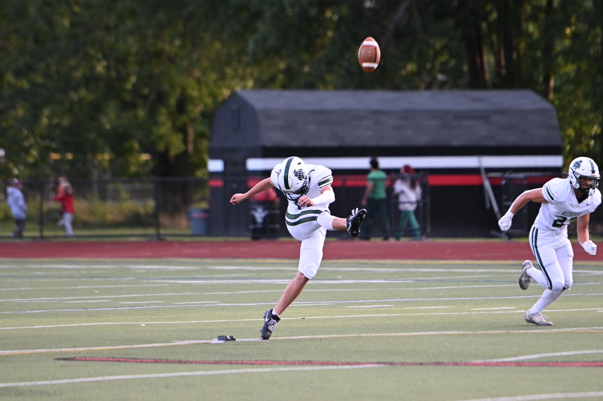 BrianSiebenthal's tweet image. Nice win over Lutheran West 47-0!
@GreenmenFB @ACSD_MH @DrPMilcetich @GreenmenNation @Greenmensteward @AuroraGambit @aurorayearbook @auroraathletics @ahsallsports @AuroraGridiron