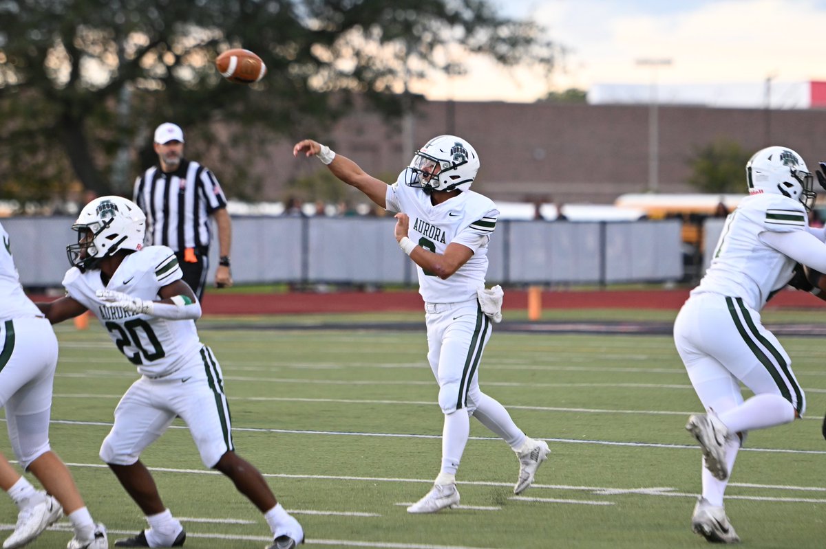 BrianSiebenthal's tweet image. Nice win over Lutheran West 47-0!
@GreenmenFB @ACSD_MH @DrPMilcetich @GreenmenNation @Greenmensteward @AuroraGambit @aurorayearbook @auroraathletics @ahsallsports @AuroraGridiron