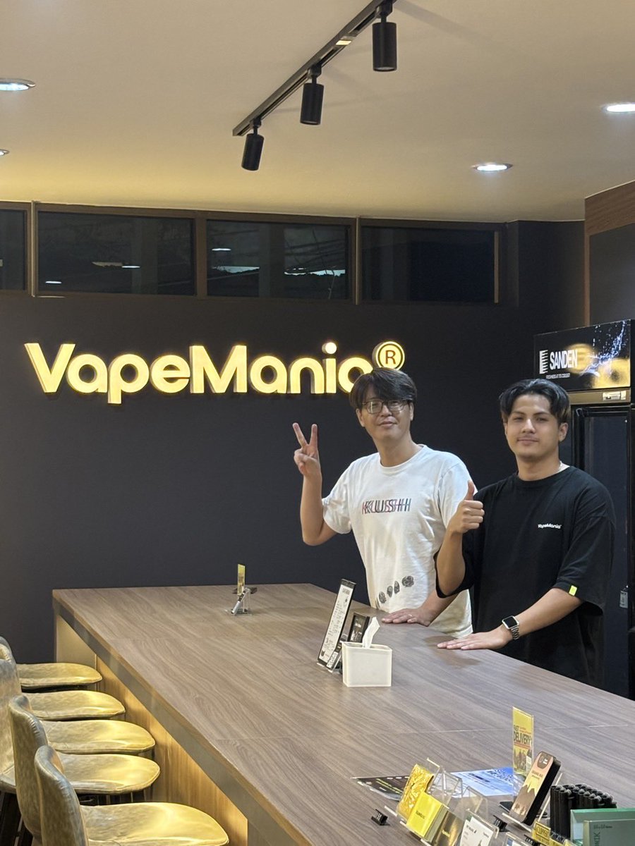 【VapeMania®︎ Bangkok再開】

ついに新体制で復活しました！
今後はより一層、ひとりひとりに合った大麻を、旬なタイミングでご提供したいと思っております。

また店内で皆さまとお会いできることを楽しみにしています🌿
