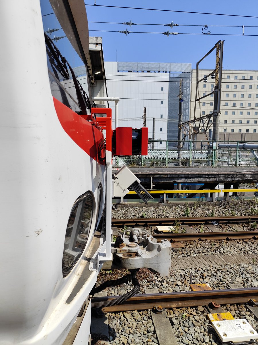 Liner901's tweet photo. E491系 East i-E  鶴見線検測

停車時間に気になっていたクヤE490側の前面の測定機器を観察
クモヤE491側と比べてだいぶ顔の印象が変わる https://t.co/GLcWmq08Ag