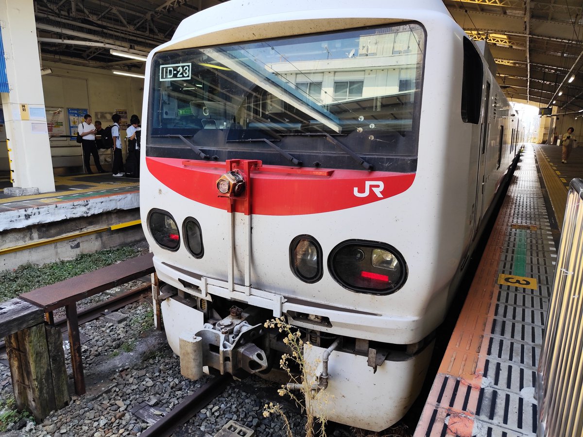 Liner901's tweet photo. E491系 East i-E  鶴見線検測

停車時間に気になっていたクヤE490側の前面の測定機器を観察
クモヤE491側と比べてだいぶ顔の印象が変わる https://t.co/GLcWmq08Ag