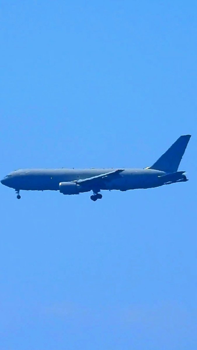 LebanonJets's tweet photo. #Italy AirForce KC767 #MM62228 #33FE77 into Beirut from LIRE Pomezia near Rome next to Verona as #IAM1431 +1,000 Italian troops in #UNIFIL https://t.co/UE95BEN6hP
