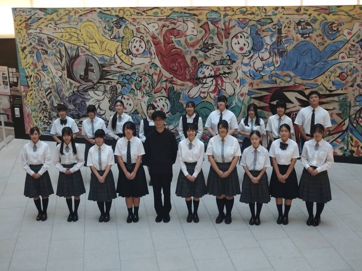 iwakisogochorus's tweet photo. 今日は、第78回福島県合唱コンクールがありました♪
結果として、いわき総合高等学校·いわき桜が丘高等学校は銀賞を受賞することができ、東北大会に出場することが決まりました🥈
東北大会では県大会以上に素晴らしい演奏ができるよう部員一同頑張ります💪 https://t.co/0glqIdd2oB