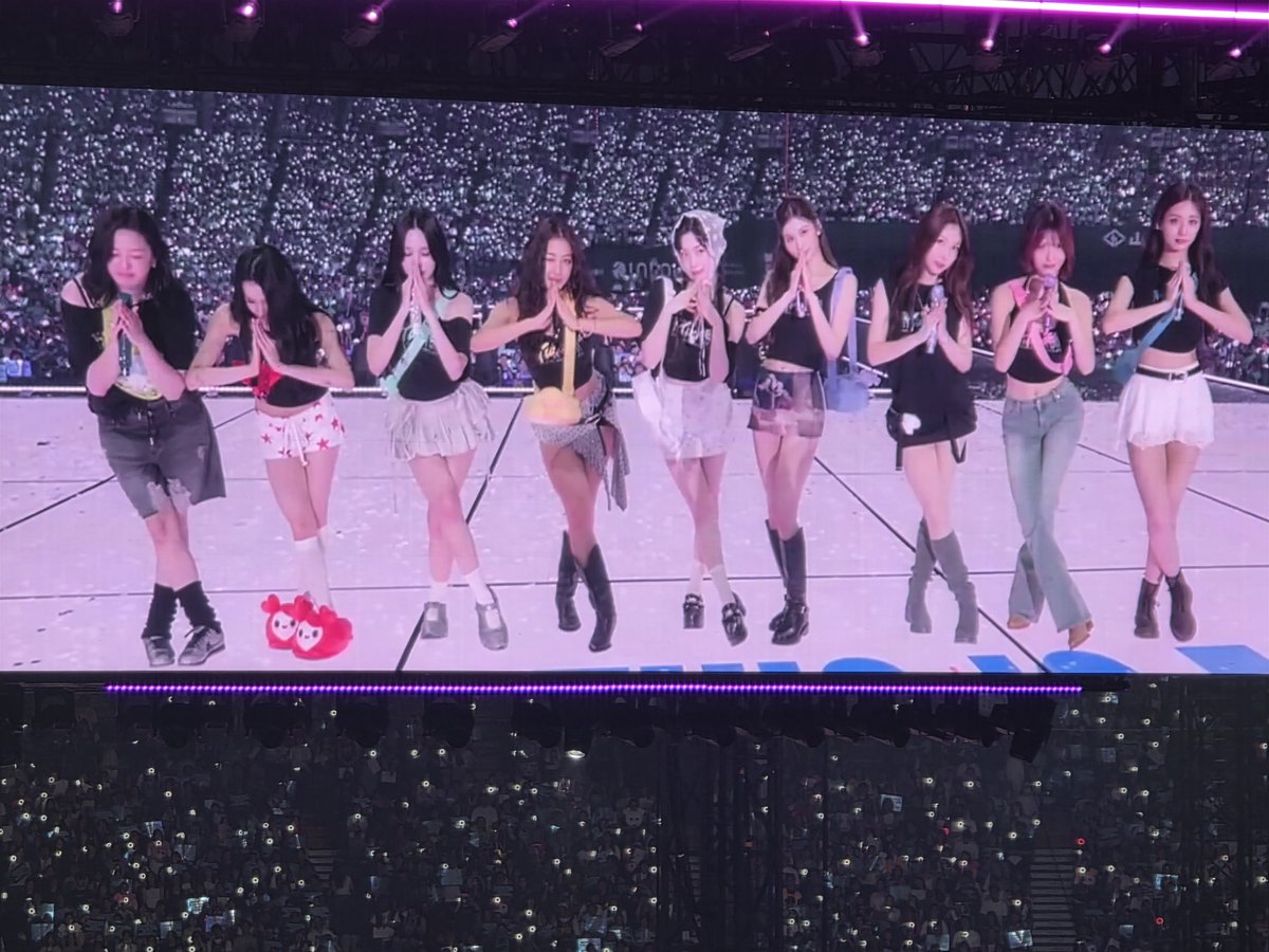 sweet_yuki230's tweet photo. 다같이 아자스🙏🏻
#트와이스 #TWICE
https://t.co/SX5jARLLOs https://t.co/Bpqhb3JPoa