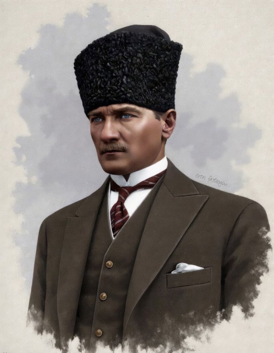 Yunan ona faşist dedi! 
Ermeni’ler soykırımcı dedi! 
Araplar İslam düşmanı dedi! 
Avrupa diktatör dedi! 
Milliyetçi geçinenler de hiç utanmadan ayyaş dedi! 

İyisi mi boşver gitsin. 
Hepsinden önemlisi, 
TÜRKLER ona “ATATÜRK”diyor...