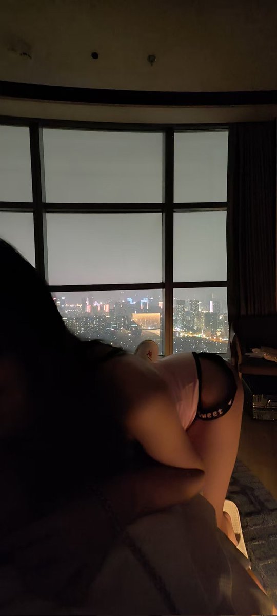 whduxun's tweet photo. #绿帽 #接盘 #红杏 #ntr  就没有不介意对方有主的绿帽嘛？？ https://t.co/3RznUO6IKA
