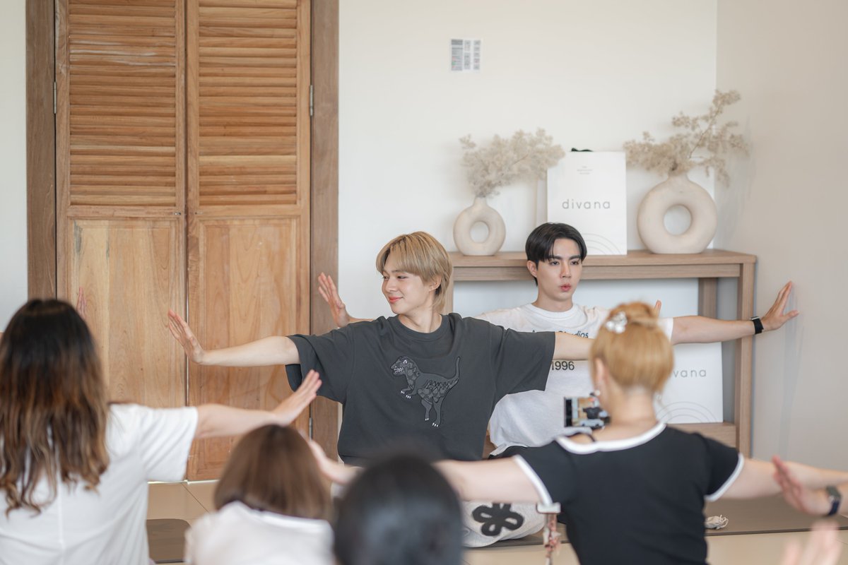 divana_product tweet media