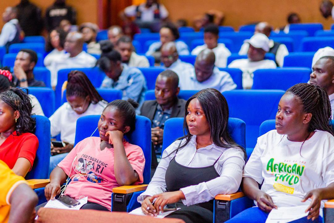 ‘Presidential Youth Dialogue’ Initiative Launched 

On Thursday <a href="/YAS_Malawi/">Youth and Society (YAS)</a> together with Youth-Decide Campaign and ZBS launched the ‘Presidential Youth Dialogue’ initiative - a series of conversations between youth and Presidential candidates. Hon. Muluzi was our first  Guest.