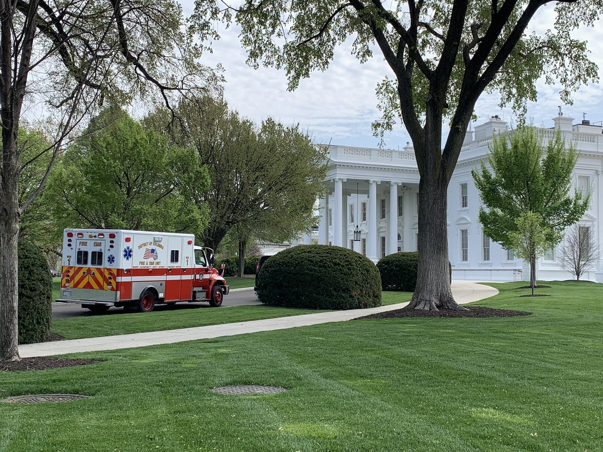 ATENÇÃO!! Sumiço de Trump chama a atenção e alguns fatos levantam suspeitas:

-JD Vance (vice) disse que está pronto pra assumir a presidência
-Trump desapareceu há 3 dias
-Mãos de Trump indicam doença venosa gravíssima em estágio avançado
-TODOS os compromissos da sua agenda