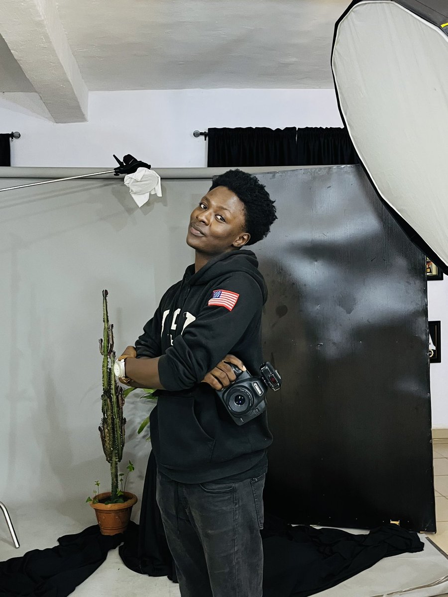 _PrimeVincent's tweet image. Using this space to solicit for assistance
I’m a Photographer in Jos looking for a studio space 🙏🏽. Finding one has been tough prices are outrageous or agents charge almost half the rent. Been so stuck with no growth. If you have/know of a space within budget, kindly DM. Biko