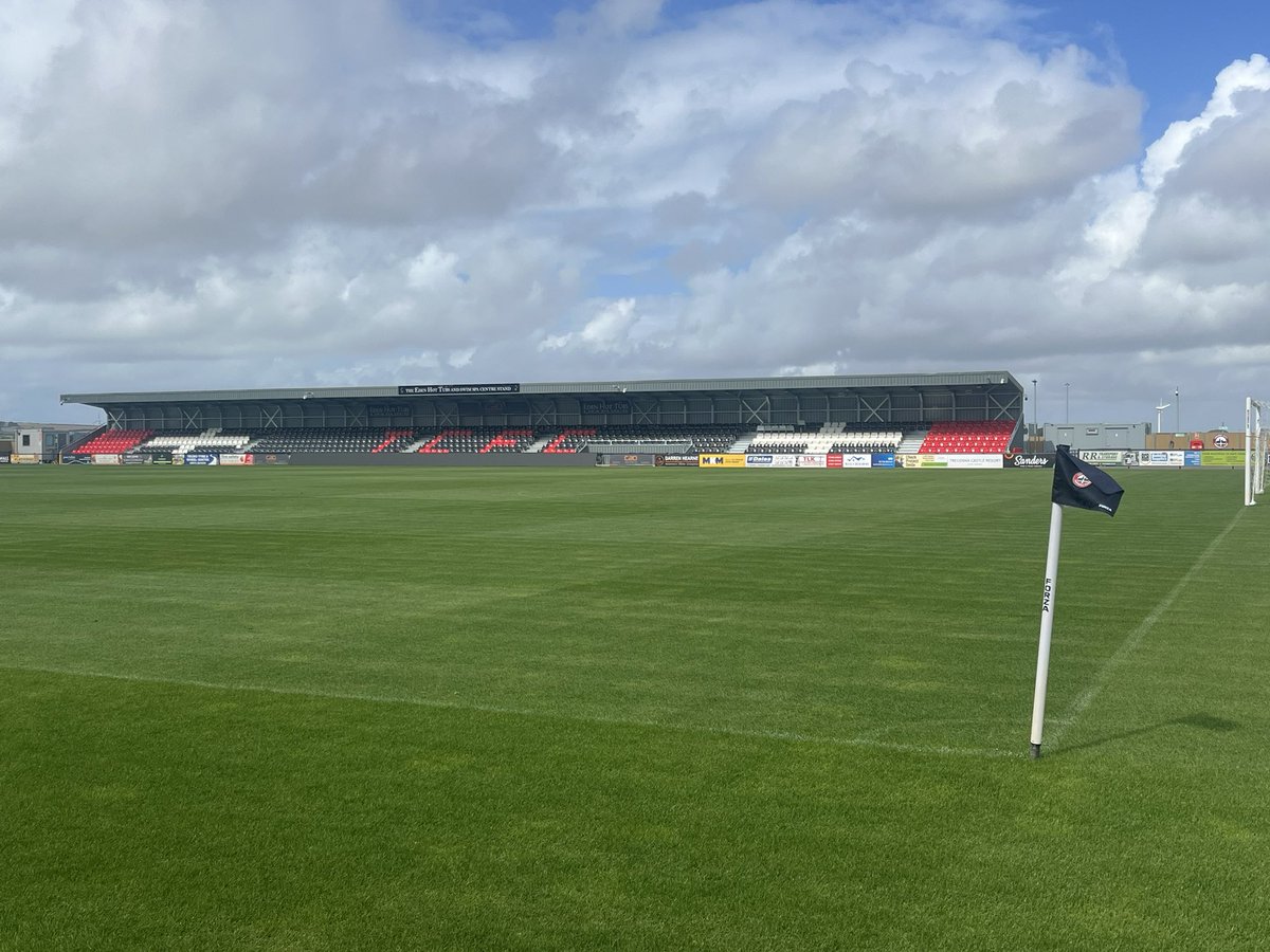 Goal_Mass's tweet image. On behalf of @TCFC_Res_U18 (away at @CallyTownFC 2day) &amp;amp; @HelstonAFC (home to @Mallet_AFC ) We’d like to wish @TCFC_Official all very best 2day 
Get that 1st win 🤞💙❤️🖤
Called in yesterday, 2pic up balls!⚽️

Ground looked grt &amp;amp;pleasure 2meet owner/investor Dwayne, lovely Guy👍