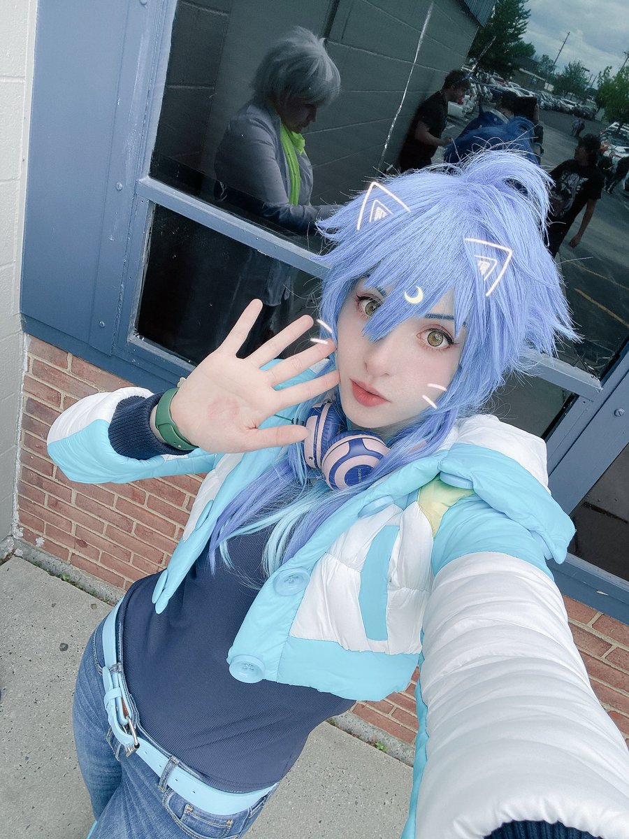 elyart13's tweet photo. continuing my back posting here is solo Aoba selfies from a con a few months back 🩵✨
#aobaseragaki #dmmd #dramaticalmurder #dmmdcosplay https://t.co/MjVBCSJ9fQ