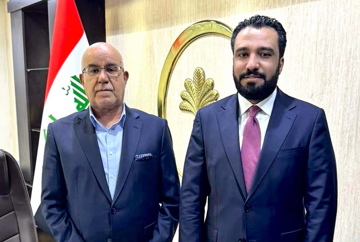 zaidalialhammad's tweet photo. خلال لقائه معالي وزير الصحة.. الحمّاد يتابع زيادة حصة الانبار من الأدوية المزمنة وتلكؤ ملف مستشفى الصقلاوية 

أجرى عضو مجلس محافظة الأنبار الشيخ زيد علي حماد سمير الشلّال، زيارة إلى السيد معالي وزير الصحة الدكتور صالح الحسناوي، لمتابعة زيادة حصة المحافظة من أدوية الأمراض المزمنة على ضوء مناشدات قدمها مواطنون، إضافة لملف مستشفى الصقلاوية والذي طال حسم إعادته لأكثر من 9 سنوات، فضلا عن تقديم عدد من طلبات المواطنين المتعلقة بإستحصال موافقات الوزارة.

اذ إطلع السيد معالي وزير الصحة على عدد من الطلبات المتعلقة بتوفير علاجات للأمراض المزمنة، موعدا بزيادة حصة المستشفيات والمراكز الصحية في المحافظة، وبشأن تأخر إنشاء مستشفى الصقلاوية، أكد الحسناوي تبنيه لهذا الملف مع وزارة التخطيط، ومتابعة إعادته ليكون صرحا خدميا يشمل بخدماته أهلنا في الناحية والذين ينتظرونه منذ سنوات.

المكتب الإعـــــــــــــــــلامي للشيخ 
زيـــــــــد علي حمــــاد سمير الشلال
عضو مجلس محــــــــــــافظة الأنبار 
رئيس تحالف العزم في محافظة الأنبار