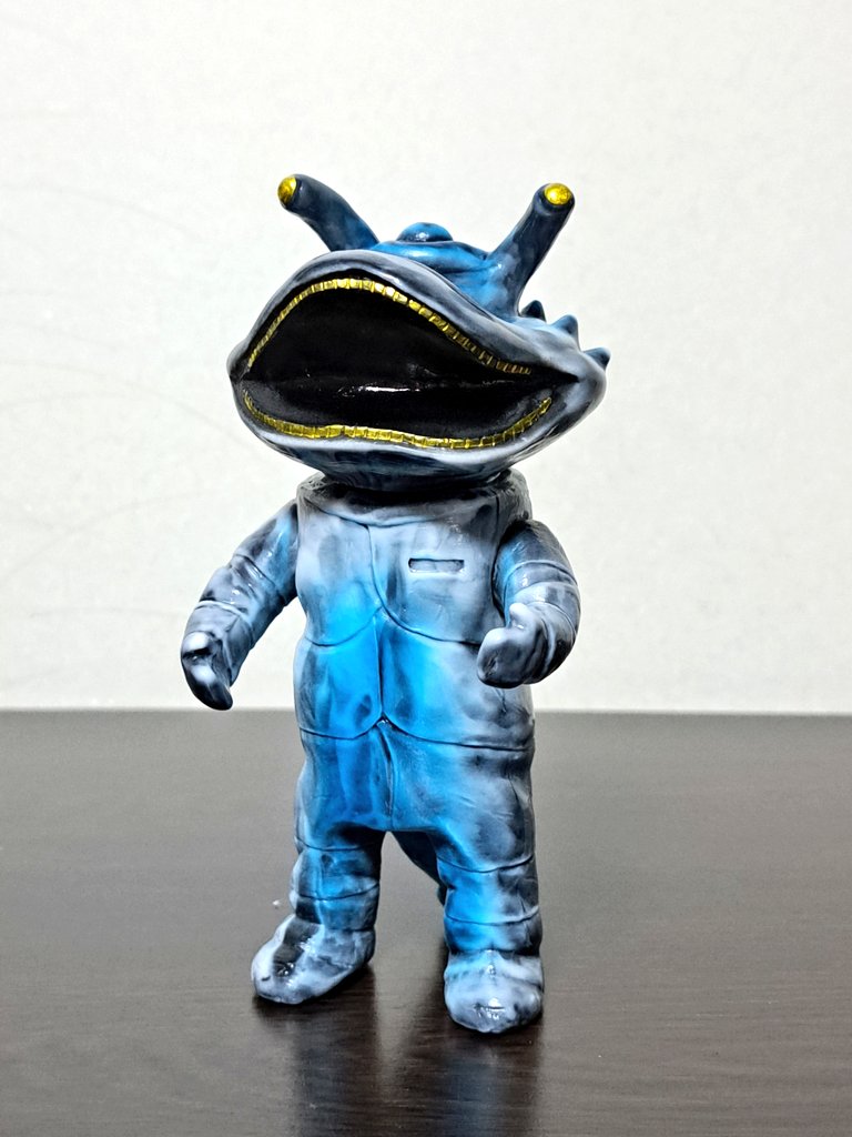 サンガッツ本舗 カネゴン（レッドマン版）スカイブルーラメ SUNGUTS カネゴン（レッドマン版） | 円谷怪獣 | | サンガッツ本舗 通販