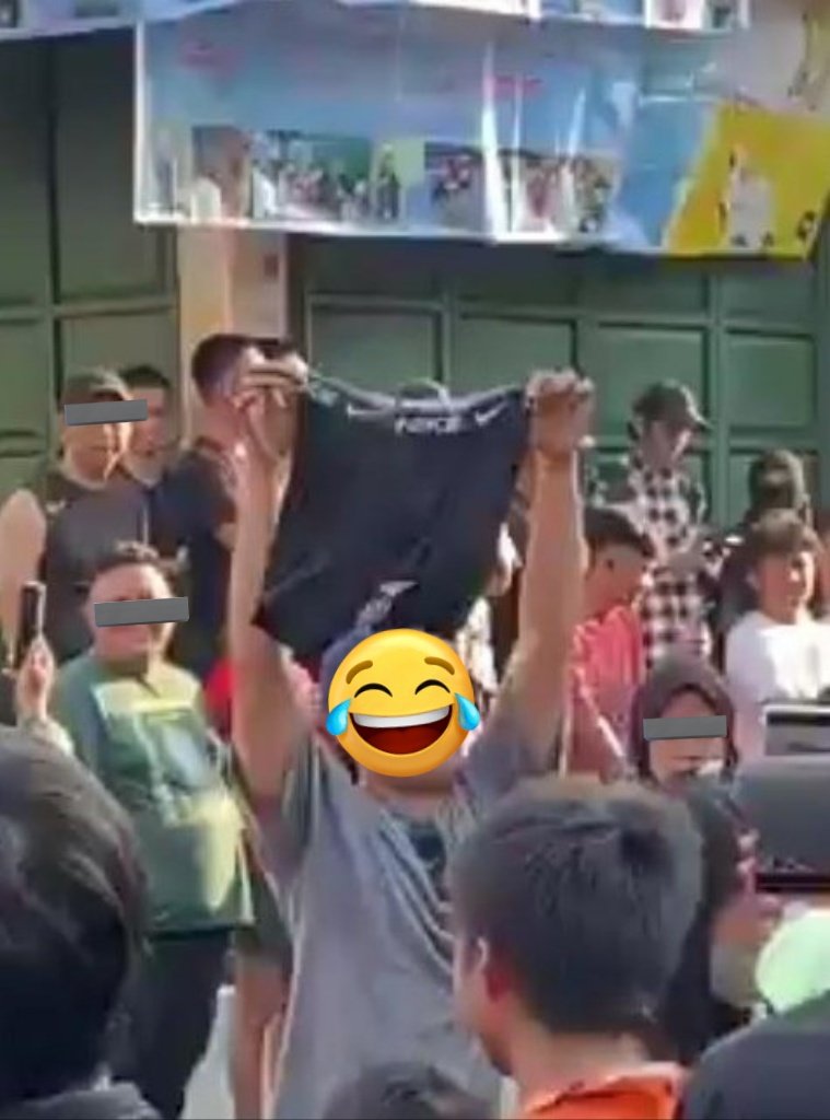 han_dycam's tweet image. WTS Sempak Sahroni, harga asli 1.2 juta.  Jual rugi aja 800k.

Like new, karet kolor kencang, minus gak tau ada penyakit menularnya atau enggak.