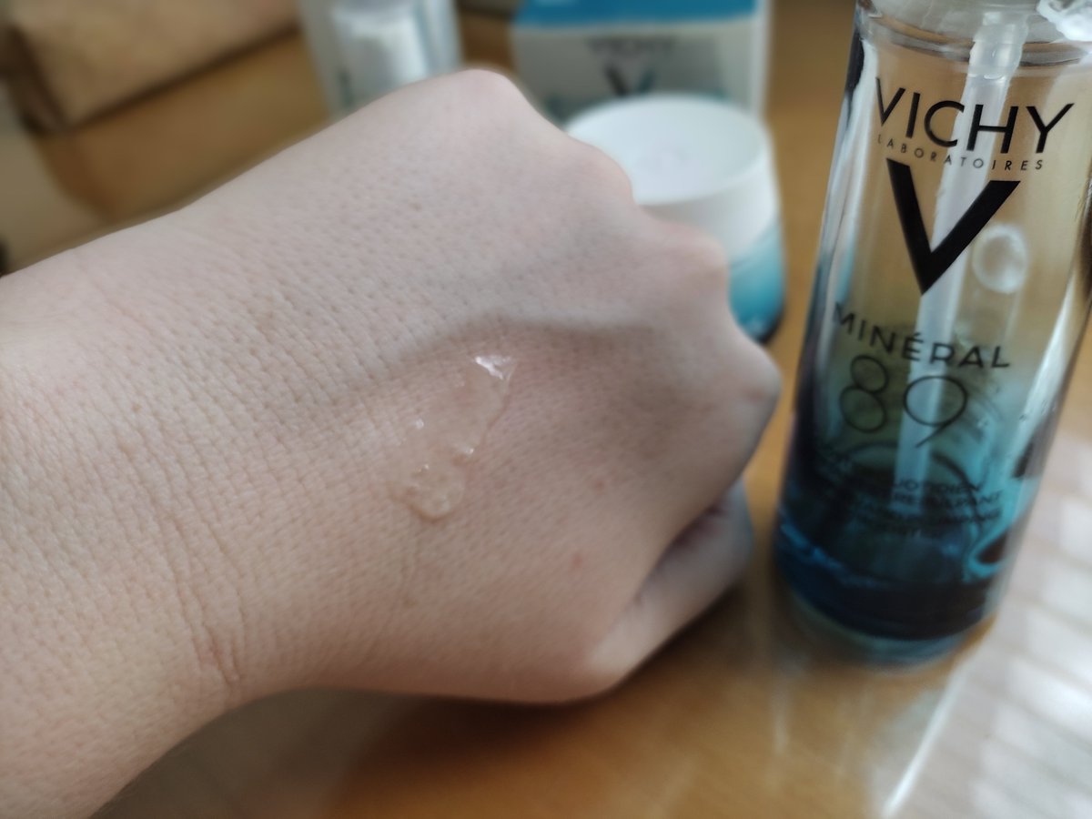 SBLonneke's tweet photo. 💧 Probando la línea #VichyMineral89: sérum, crema 72h y contorno de ojos. Hidratación ligera, efectiva y adictiva ✨ Mi favorito: ¡el sérum! #skincareroutine #vichy  #mineral89 #sblonneke https://t.co/fJi7DDTOLF https://t.co/4NMOE2hViC