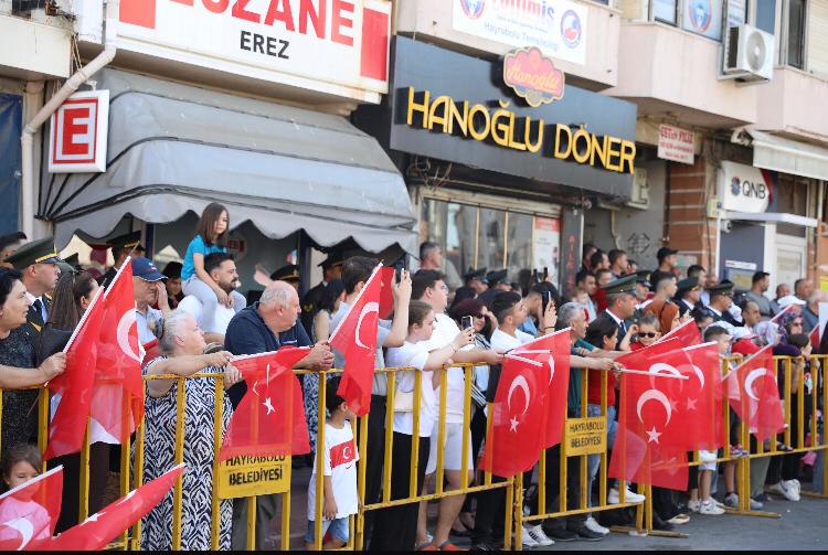 30 Ağustos Zafer Bayramının 103. Yıldönümü Coşkuyla Kutlandı.
hayrabolu.gov.tr/30-agustos-zaf…