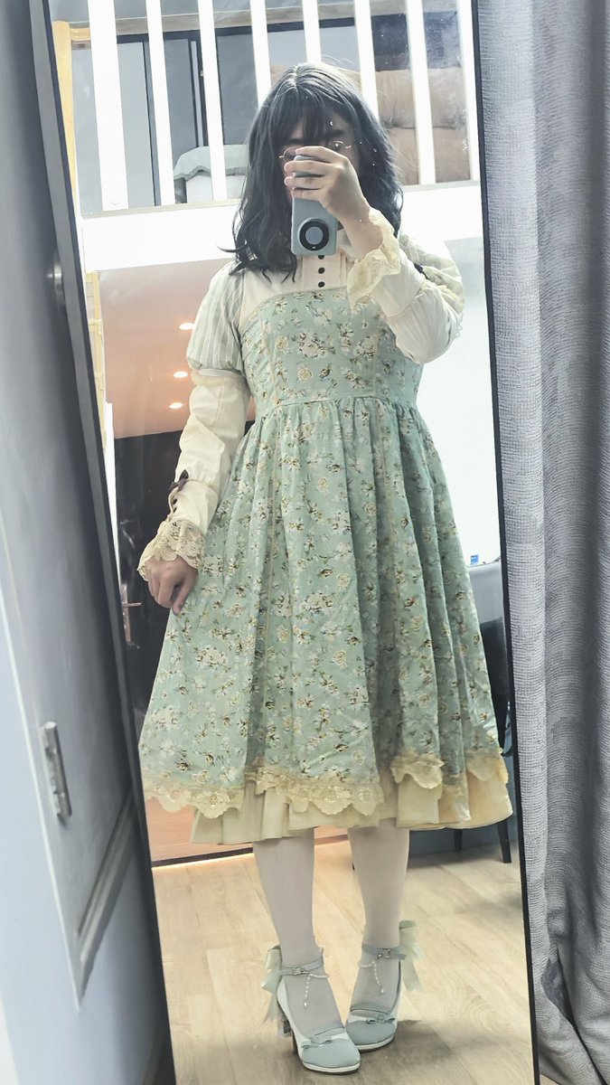 doubili's tweet photo. 秋天的第一条小裙子！
#男娘
#lolita
#可爱的男孩子 https://t.co/W0K5yNqSPb