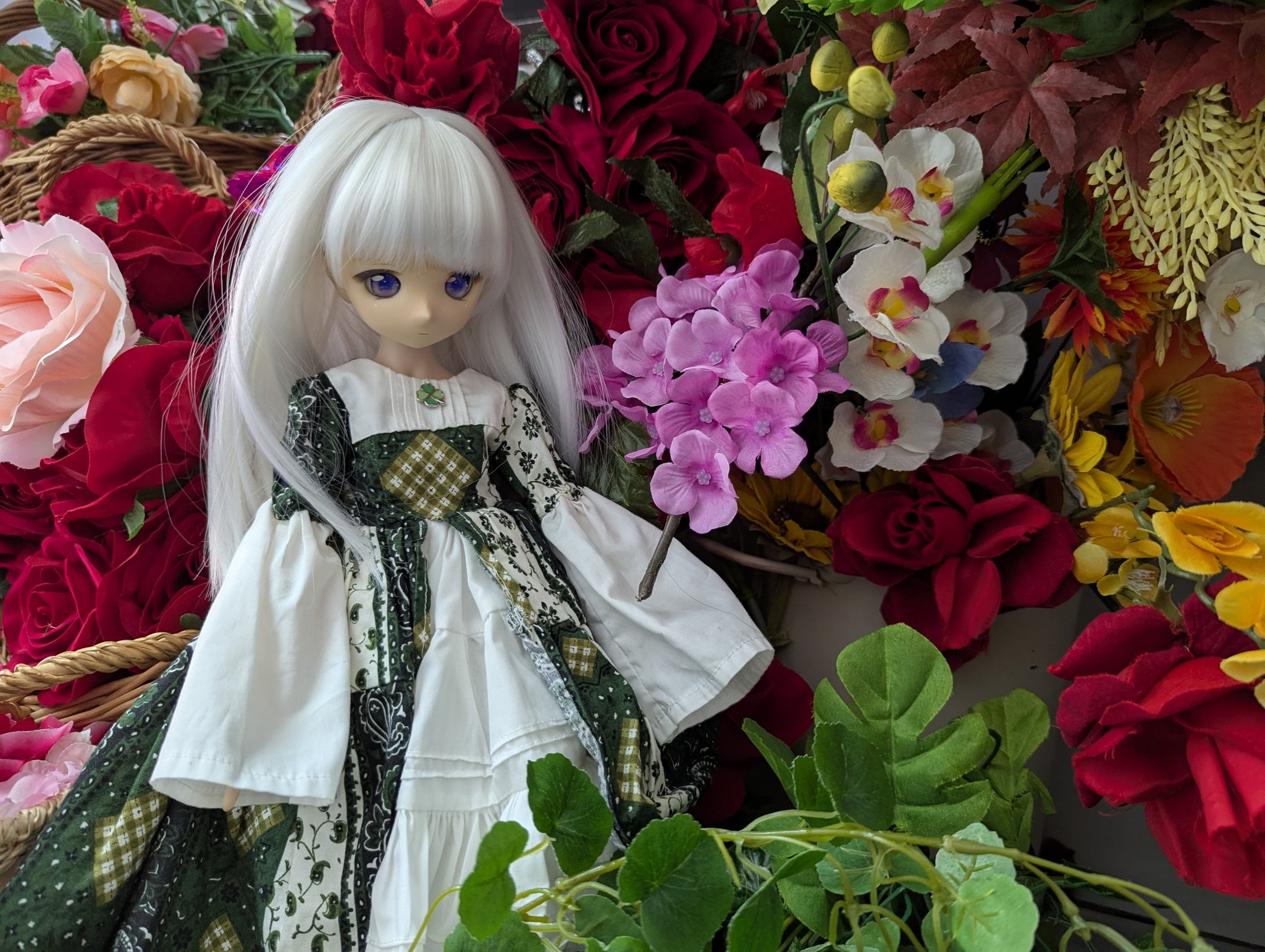 人形と花 Amazon.co.jp: 鏡花人形: 文豪泉鏡花+球体関節人形 : 吉田良