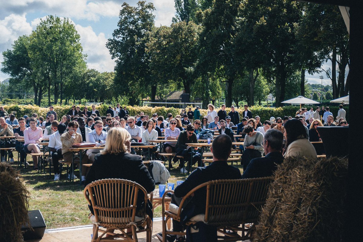 Notre modèle social ne se transmet pas, il se réinvente. Ce sont les jeunes qui porteront ce renouveau. 

Merci à <a href="/mapoussier/">Marie-Agnès Poussier-Winsback</a>, <a href="/MxSba/">Maxime Sbaihi</a>, <a href="/tanghejeanphil2/">tanghe jean-philippe</a> et <a href="/EveZuckerman/">Eve Zuckerman</a> pour ce débat passionnant et disruptif ! 

#Horidays
