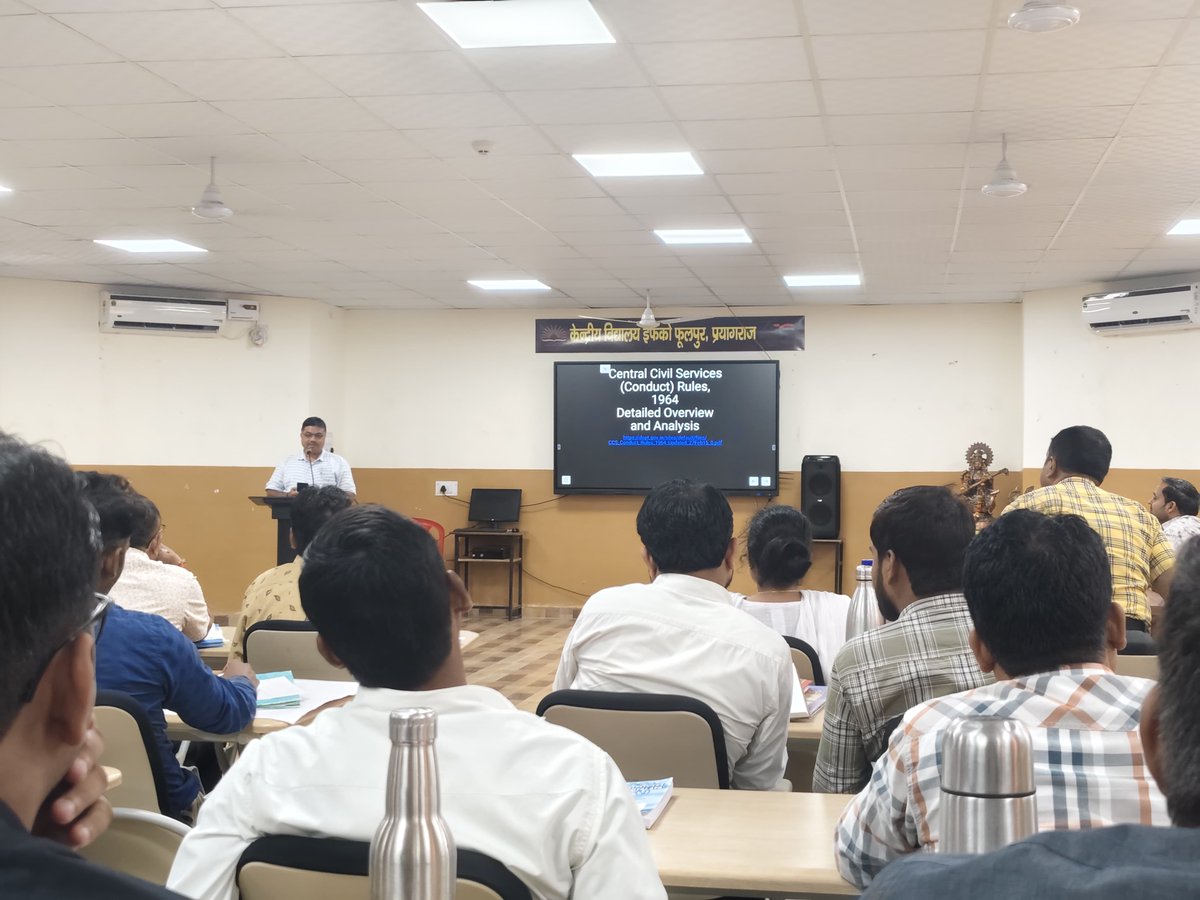 kviffcophulpur's tweet image. #WorkshopEssentials #ccs1964 #cca1965
के. वि. इफको फूलपुर में CCS (CCA) नियमों पर एक कार्यशाला का आयोजन किया गया।  श्री दुर्गा दत्त पाठक (प्राचार्य) ने केंद्रीय सिविल सेवा (वर्गीकरण, नियंत्रण एवं अपील) नियमों को विस्तृत और प्रभावी ढंग से समझाया।
@KVS_HQ 
@kvsrovaranasi