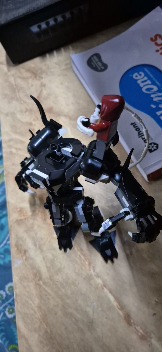 gamersharpshot's tweet image. 🕷️ New Venom LEGO Set Unboxed! 🕷️
Just added this epic Venom set to my collection 😈🖤
Check it out 👇
What do you guys think—should I build it on stream or save it for a special video? 🎥

#LEGO #Venom #GamerSharpShot #157Subs