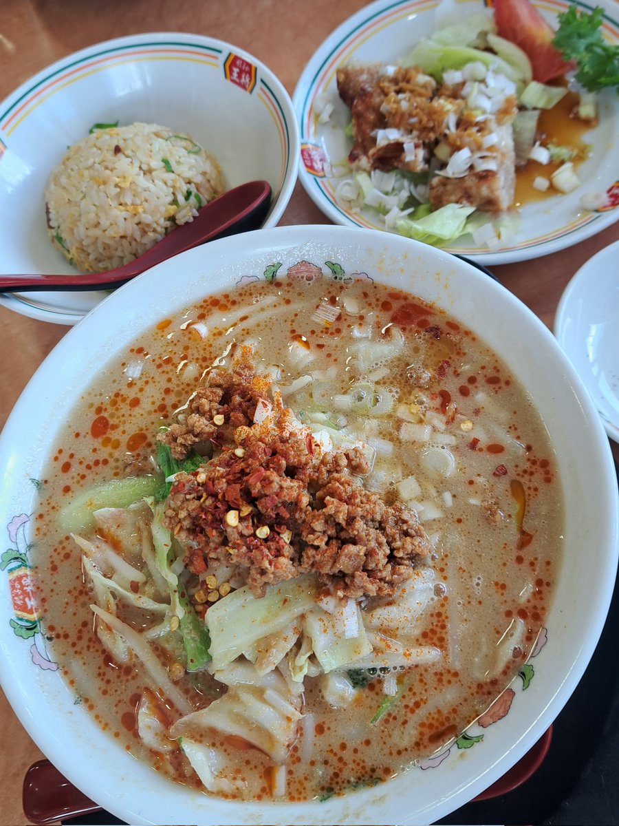 担々麺と半チャーハン油淋鶏セットで汗だく💦