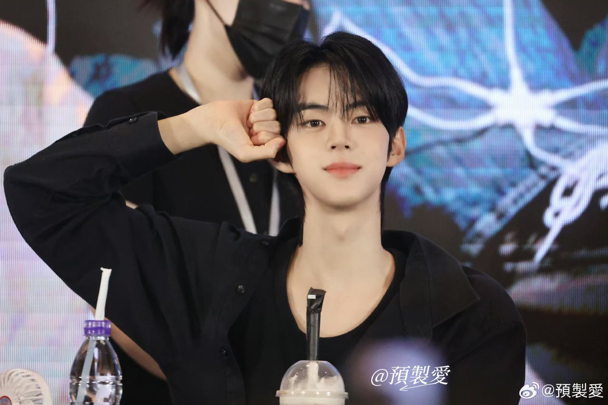 도혼님 얼굴 ㅅㅂ 미친거같음 (p)