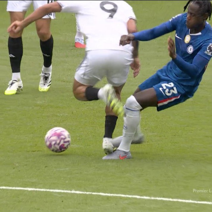 EPLBible's tweet image. Fulham have been robbed so far this season… 😩