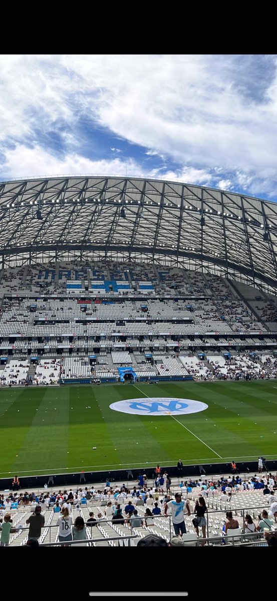 danlellouche55's tweet photo. Vend deux places OM PSG à cet emplacement 250€ place #OMPSG #Billeterie #TEAMOM https://t.co/1OvPFq3olJ