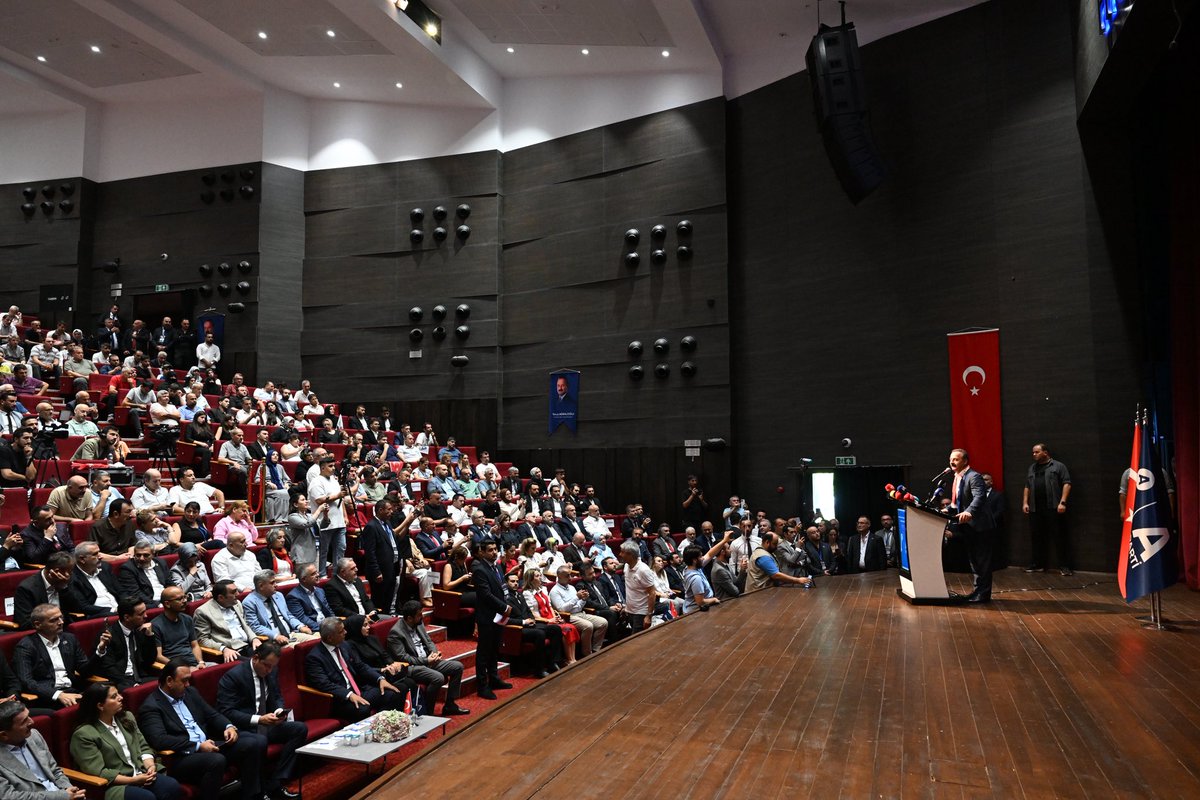 Genel Başkanımız Sayın Yavuz Ağıralioğlu, İstanbul-Sultangazi 1. Olağan İlçe Kongremize katıldı.