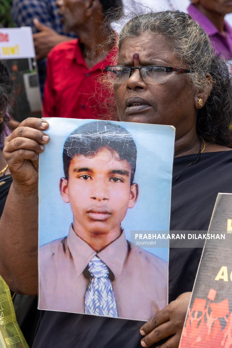 உள்நாட்டு பொறிமுறையை நிராகரிக்கும் அதேவேளை, தமிழின அழிப்பு, வலிந்து காணாமலாக்கப்படுதல், மனித புதைகுழிகள் குறித்து சர்வதேச விசாரணை நடத்தப்பட வேண்டும் என வலியுறுத்தி வலிந்து காாணாமலாக்கப்பட்டவர்களின் உறவினர் இன்று யாழ்ப்பாணத்தில் போராட்டம்

#EnforcedDisappearances 📷
<a href="/Prabhakaranlk/">Prabhakaran Dilakshan</a>