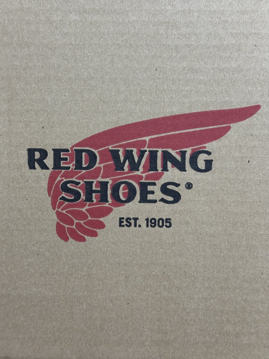kuroken628's tweet image. 最近、調子が良い日と悪い日がなんとなくわかってきた。今日は調子が良い日なので久しぶりに遠出して滋賀へ。手術、治療を頑張ったご褒美に人生初のレッドウィングを購入。エイジングを楽しみたい。

#自分へのご褒美 #redwing #beckmann