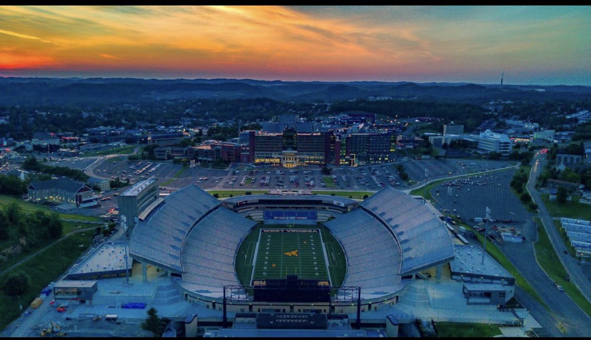 JDHuether's tweet image. It’s game day! 2pm in @WestVirginiaU @WVUfootball @WVUSports gear for @JTHuether_2025 and @WVUBaseball and then into @GatorsFB gear for @kaylahuether201 at 7pm! To quote the great @icecube today is a good day! #LetsGo #GoGators
