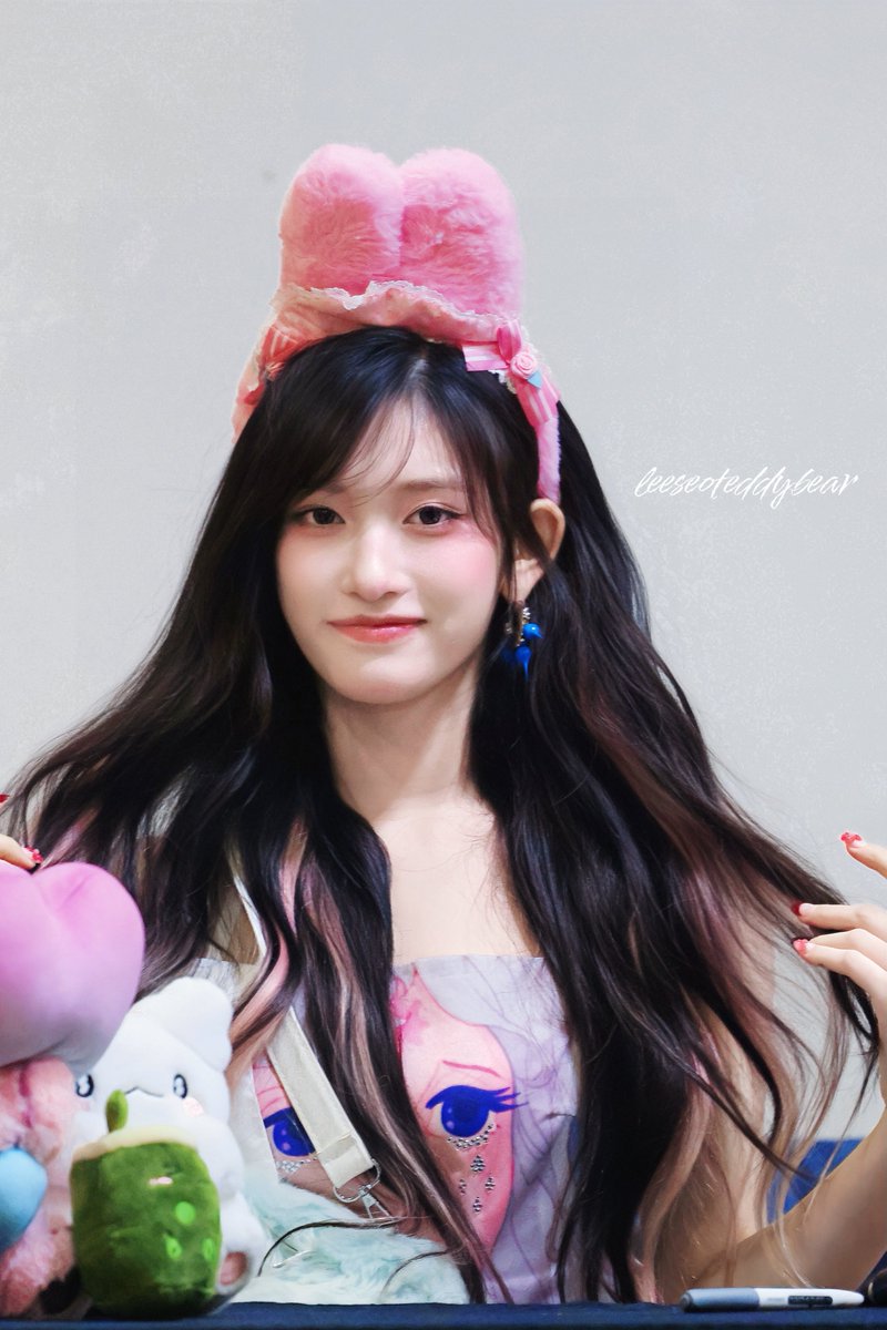 250830
Fansign 
🐰🐰🐰 
#아이브 #이서 #IVE #LEESEO #イソ