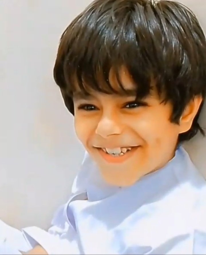 الطالب الحمومي بن علي بن خليفه الكثيري من ابناء مضي هو من الطلاب المجتهدين والاذكياء والمتفوقين في مدرسته يحبه الطلاب والمدرسين والاهالي 
نتمنى له التوفيق والنجاح ودوام التفوق مضي تحبه ومزيونه وثمريت 
عمان 🇴🇲 🇴🇲🇴🇲🇴🇲 كلها تحبه