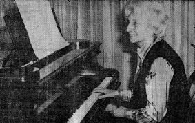 La compositora y pianista chilena🇨🇱 Ida Vivado, autora de obras como "Ocho Trozos" o "Picaresca", nació #TalDíaComoHoy en 1913.