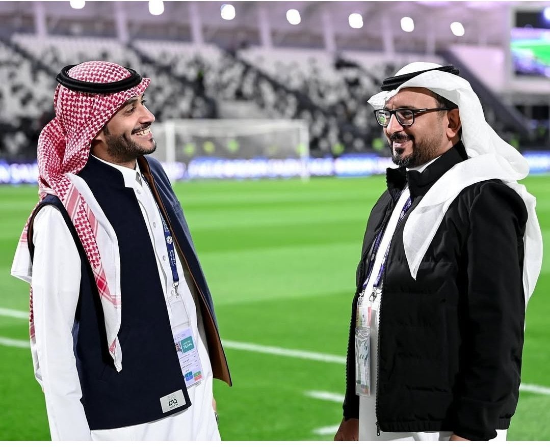 محمد الناصر وتركي الغامدي.. قدومهم كان كارثة واستمرارهم مصيبة أكبر وجودهم أكبر عائق في وجه #الشباب  ومستقبل النادي.
شلة إعلاميين ومن معهم ما هم كفو يقودون كيان كبير مثل الشباب.. الكيان أكبر منهم ومن طموحاتهم الصغيرة.