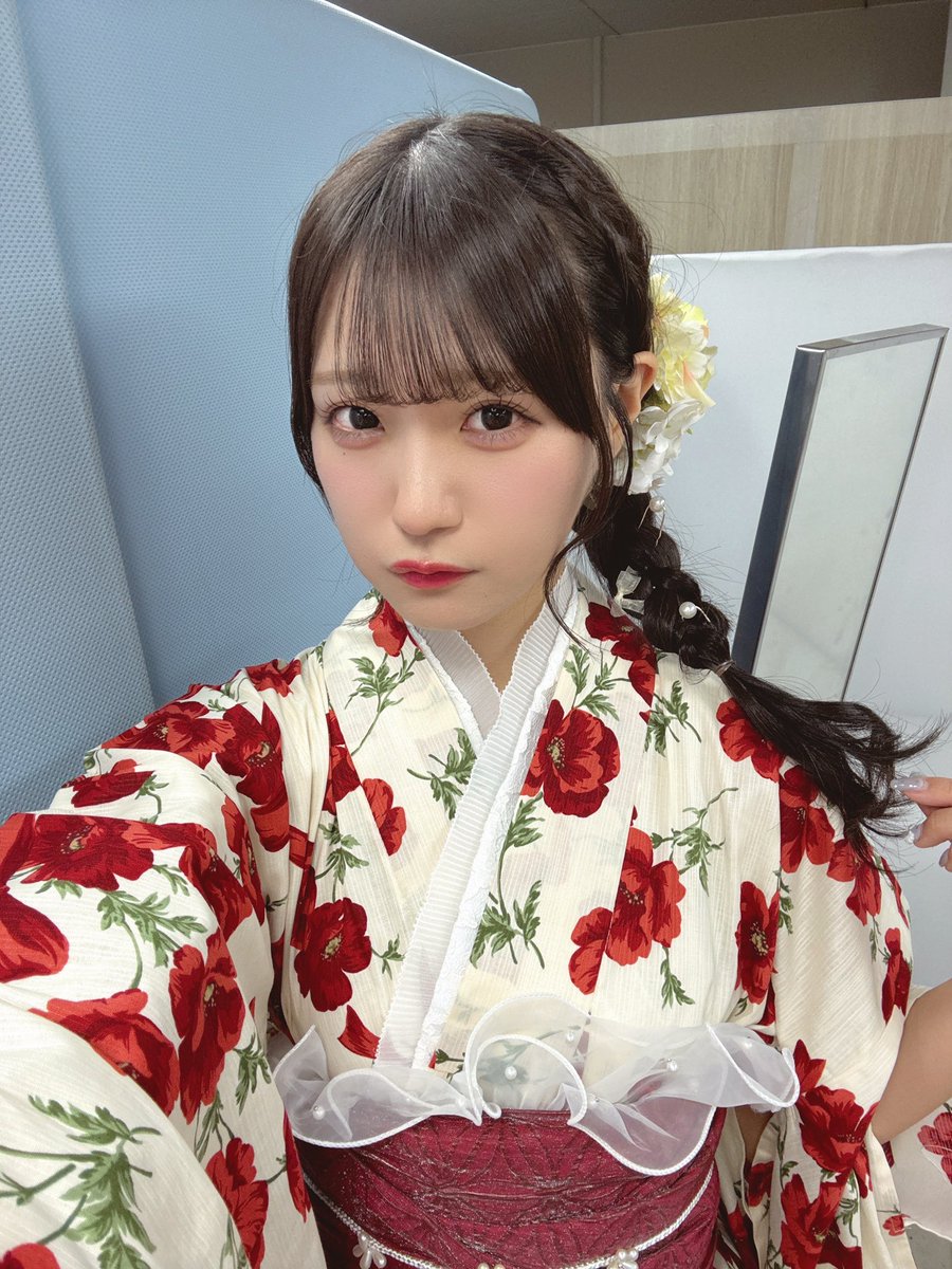 #中野愛理1st写真集 #可愛いと言って欲しい
お渡し会 in星野書店近鉄パッセ店さん
来てくださりありがとうございました🥲💕
今日が直接会える最後のイベントの日！！
たくさんの方が会いに来てくださって
本当に本当にうれしかったです、、！
サプライズで浴衣もきました〜( ՞ෆ  ̫ ෆ՞ )