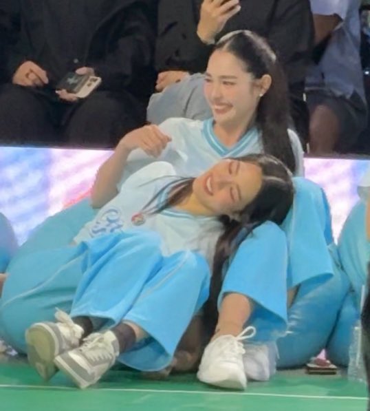 램앰뱀앰 tweet media