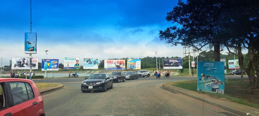 EkouePrecious's tweet photo. Circulation toujours dense comme d'habitude au Togo. @AmnestyTogo ,@RFIAfrique ,@RFI ,@bbcafrique ,@BBCWorld ,@TV5MONDE ,@FRANCE24 https://t.co/KuY5ggFh4D