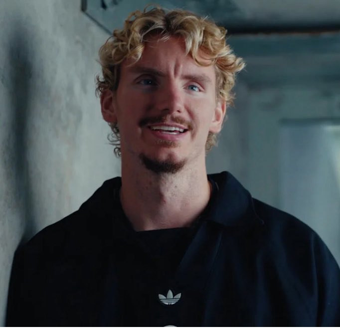 ✅ Nick Woltemade (23) will earn at Newcastle 7 to 8 million euros per season. That's four to five times his previous VfB Stuttgart salary
❇️ Woltemade and Newcastle agreed on a contract until 2031 on Thursday evening
❇️ Newcastle pay Woltemade 85 Mio. Euro plus 5 Millionen Euro